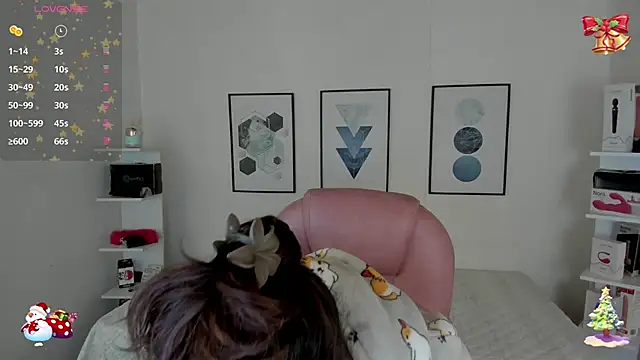 cristal  hot 1 online show from December 2024 04:02:02 AM