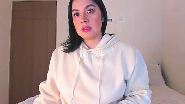 Snapshot of rosalie_lust chatting on January 2025 03:15:01 AM rosalie lust online show from January 2025 03:15:01 AM