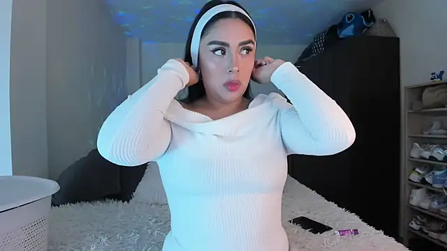 Snapshot of rosalie_lust chatting on March 2025 04:13:01 AM rosalie lust online show from March 2025 04:13:01 AM