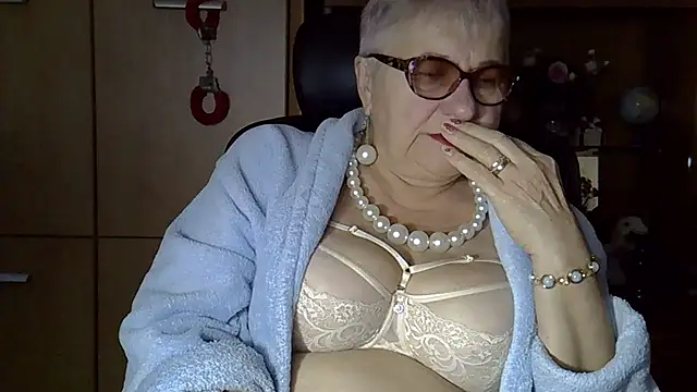 SweetCherry27 online show from September 2025 04:39:02 AM