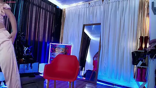 LatexDevil Blondie online show from February 2025 01:10:02 PM