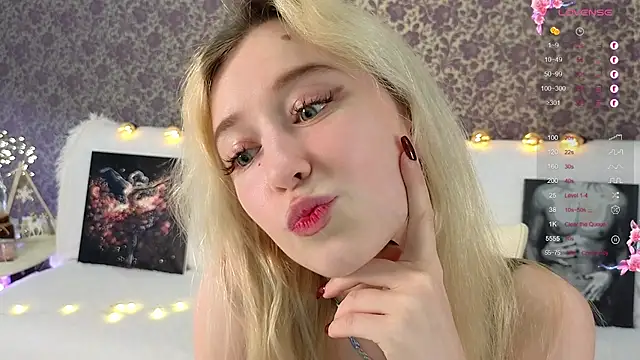 Snapshot of Arveni chatting on March 2025 07:06:02 PM Arveni online show from March 2025 07:06:02 PM