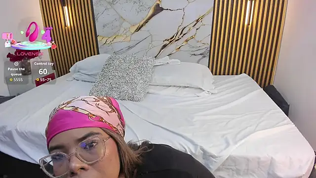  nickypurple  online show from November 2025 03:47:02 PM