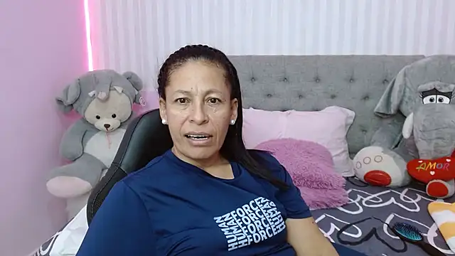 Snapshot of mature_martina chatting on January 2025 01:39:02 AM mature martina online show from January 2025 01:39:02 AM