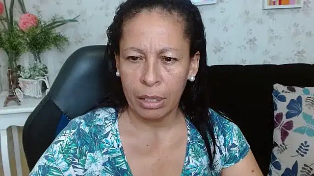 Snapshot of mature_martina chatting on January 2025 01:54:01 AM mature martina online show from January 2025 01:54:01 AM