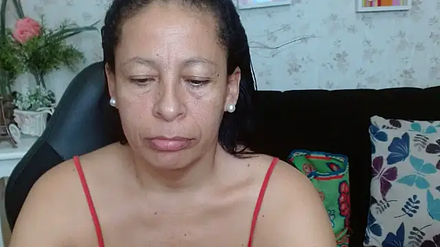 Snapshot of mature_martina chatting on January 2025 05:19:02 AM mature martina online show from January 2025 05:19:02 AM