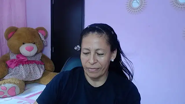 Snapshot of mature_martina chatting on February 2025 07:28:01 PM mature martina online show from February 2025 07:28:01 PM