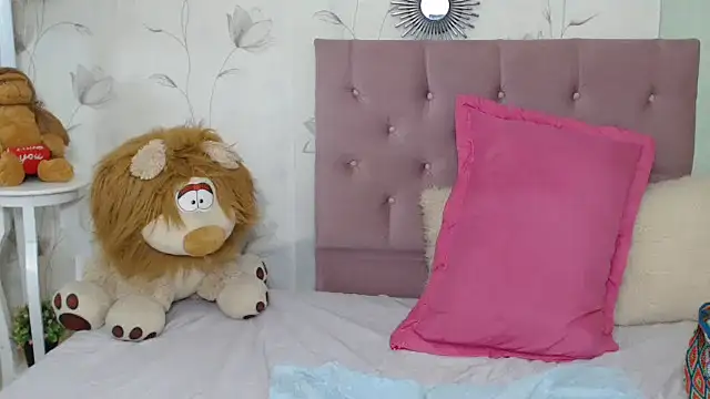 Snapshot of mature_martina chatting on February 2025 12:48:01 AM mature martina online show from February 2025 12:48:01 AM