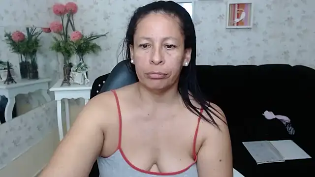 Snapshot of mature_martina chatting on February 2025 08:44:01 AM mature martina online show from February 2025 08:44:01 AM