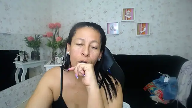 Snapshot of mature_martina chatting on February 2025 08:54:02 AM mature martina online show from February 2025 08:54:02 AM