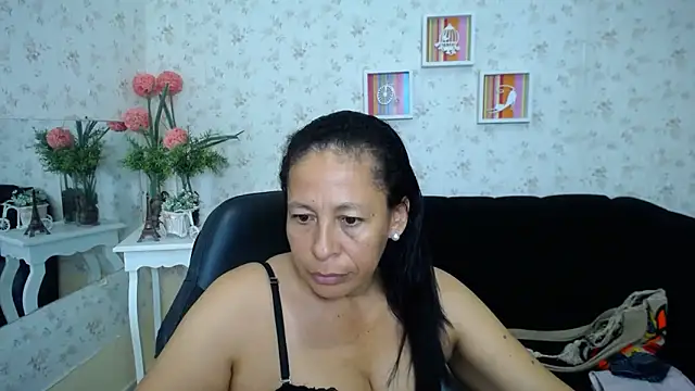 Snapshot of mature_martina chatting on February 2025 02:16:02 AM mature martina online show from February 2025 02:16:02 AM