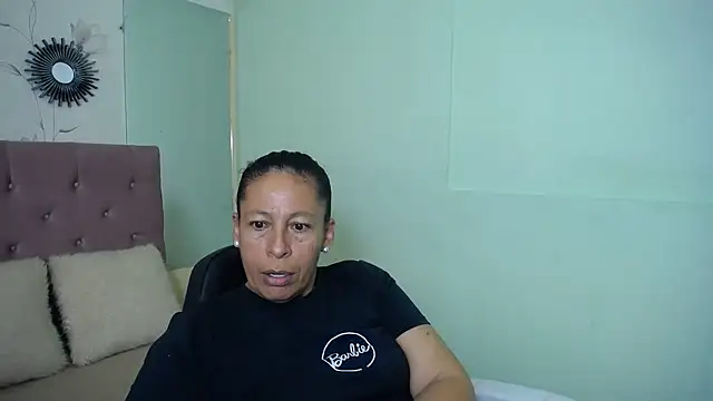 Snapshot of mature_martina chatting on February 2025 10:50:01 PM mature martina online show from February 2025 10:50:01 PM