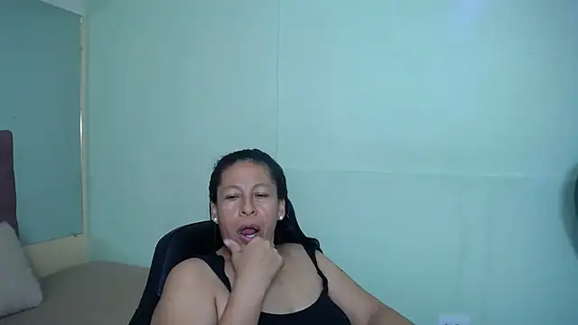 Snapshot of mature_martina chatting on February 2025 02:26:01 AM mature martina online show from February 2025 02:26:01 AM