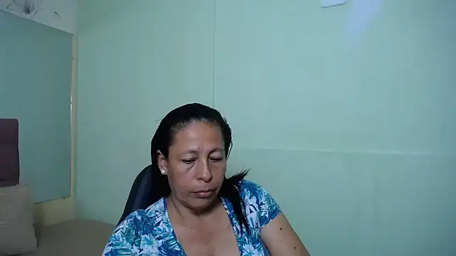 Snapshot of mature_martina chatting on February 2025 09:33:02 PM mature martina online show from February 2025 09:33:02 PM