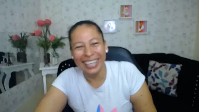 Snapshot of mature_martina chatting on March 2025 11:37:02 PM mature martina online show from March 2025 11:37:02 PM