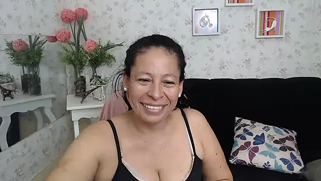 Snapshot of mature_martina chatting on March 2025 10:21:02 PM mature martina online show from March 2025 10:21:02 PM