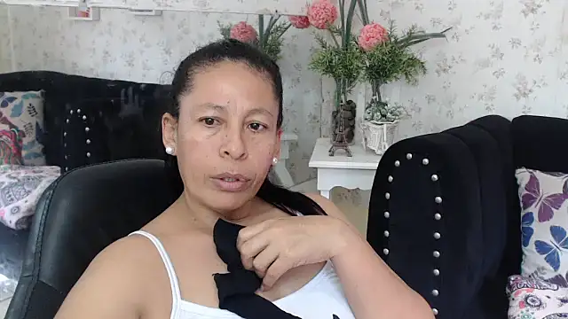 Snapshot of mature_martina chatting on March 2025 09:23:02 PM mature martina online show from March 2025 09:23:02 PM