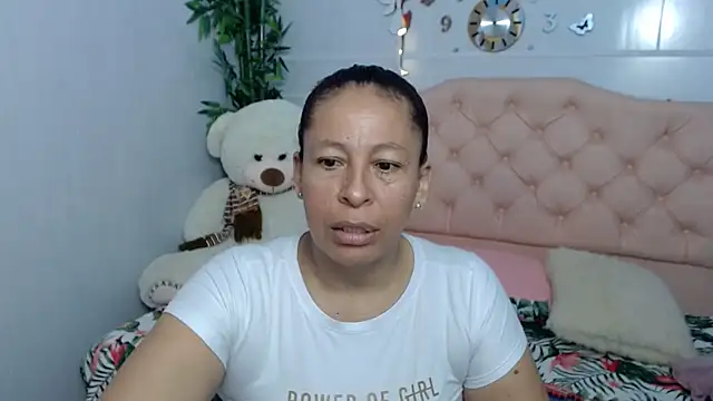 Snapshot of mature_martina chatting on September 2025 06:09:02 PM mature martina online show from September 2025 06:09:02 PM