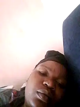 Snapshot of pretty-donna chatting on November 2025 06:27:01 AM pretty-donna online show from November 2025 06:27:01 AM