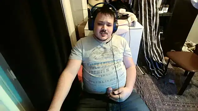 Snapshot of Bebemickey75 chatting on February 2025 08:33:02 PM Bebemickey75 online show from February 2025 08:33:02 PM