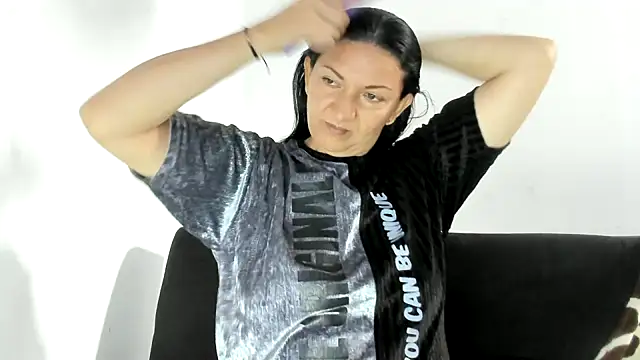 Snapshot of Angelblue_ chatting on October 2025 02:47:02 PM Angelblue online show from October 2025 02:47:02 PM