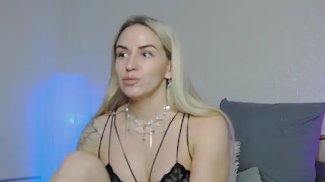 SofiJames online show from January 2025 05:52:01 AM