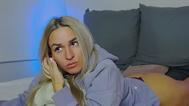 SofiJames online show from October 2025 06:44:01 AM