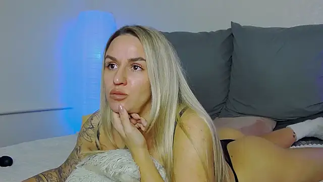 SofiJames online show from October 2025 06:54:01 AM