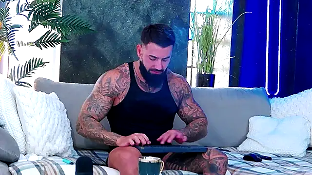 Snapshot of masterkingofmusclee chatting on September 2025 07:12:01 AM masterkingofmusclee online show from September 2025 07:12:01 AM