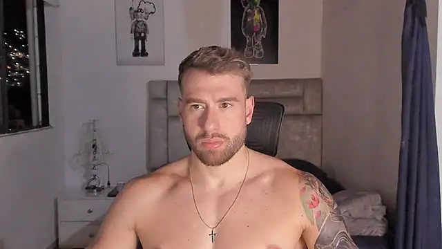 Snapshot of paul_rogerr chatting on October 2025 02:33:01 AM paul rogerr online show from October 2025 02:33:01 AM