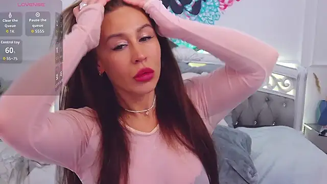 Snapshot of CrissyTaylor chatting on November 2025 03:27:01 AM CrissyTaylor online show from November 2025 03:27:01 AM