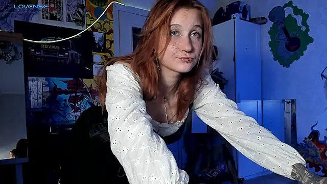 Sunny Mouse  online show from October 2025 05:02:02 PM