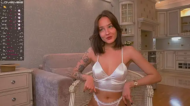 LillyCrei online show from February 2025 01:41:01 PM