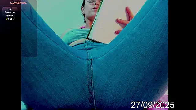 lady hana28 online show from September 2025 01:38:01 PM