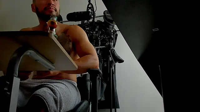billyMayer  online show from December 2024 08:47:02 PM