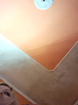 ducicsajsziii online show from November 2025 07:46:02 PM