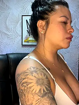 Snapshot of sexyyykloee chatting on October 2025 07:23:02 PM sexyyykloee online show from October 2025 07:23:02 PM