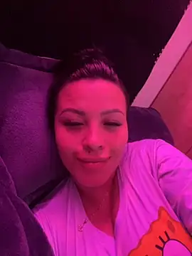 Snapshot of sexyyykloee chatting on October 2025 11:59:02 PM sexyyykloee online show from October 2025 11:59:02 PM