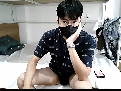 Gwencloudy online show from October 2025 06:47:01 AM