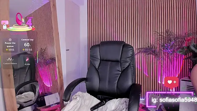 sofiah  online show from October 2025 06:33:01 AM