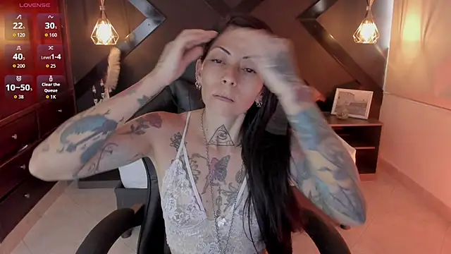 dark gotica online show from October 2025 07:05:02 PM