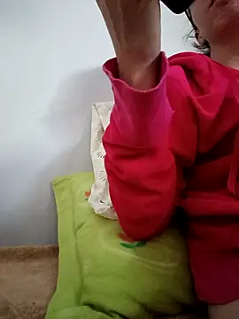 Snapshot of bruna_safadinhaa chatting on November 2025 03:45:02 PM bruna safadinhaa online show from November 2025 03:45:02 PM