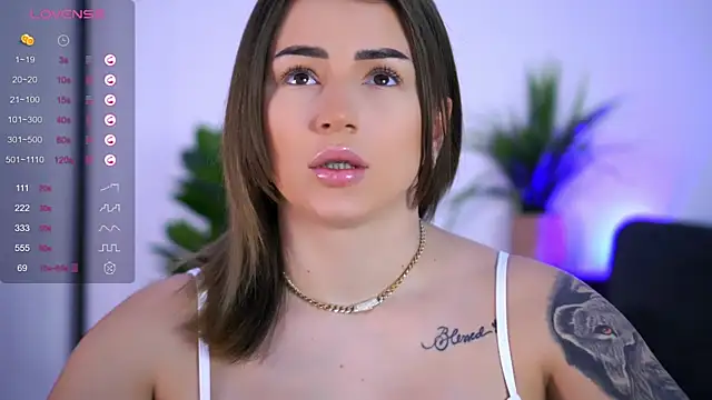 Snapshot of AishaCarter chatting on October 2025 05:47:03 PM AishaCarter online show from October 2025 05:47:03 PM