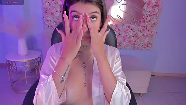AlessiaCorleone  online show from December 2024 11:03:02 PM