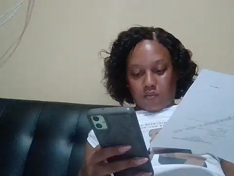 ShooingBunch online show from October 2025 01:09:01 PM