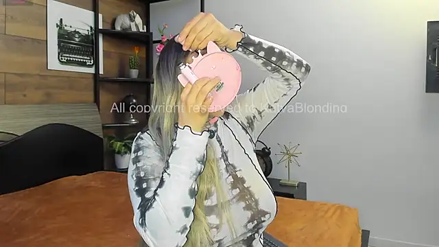 KatyaBlonding online show from October 2025 01:53:02 PM