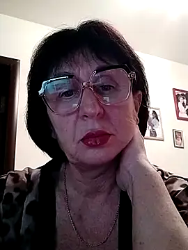 AlbinaXPretty online show from December 2024 07:01:01 PM