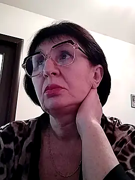 AlbinaXPretty online show from February 2025 02:00:01 PM