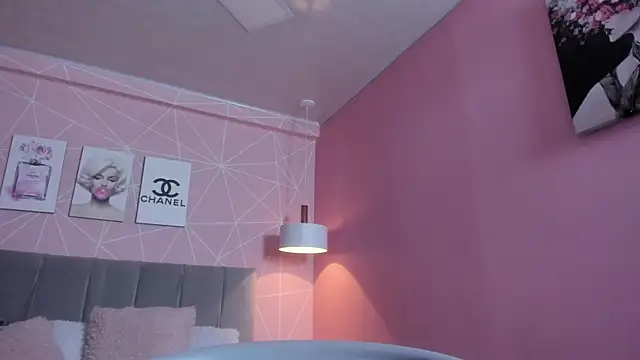 Snapshot of dolly_zoe chatting on October 2025 09:22:01 PM dolly zoe online show from October 2025 09:22:01 PM