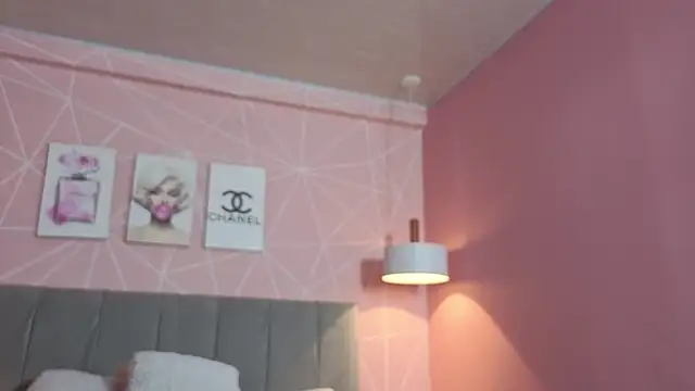 Snapshot of dolly_zoe chatting on October 2025 02:11:02 AM dolly zoe online show from October 2025 02:11:02 AM